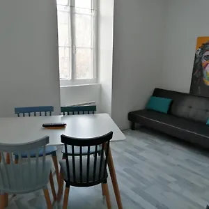 Appartement Studio Centre De Entre Sarlat Et Roquamadour à La Nuité, Souillac